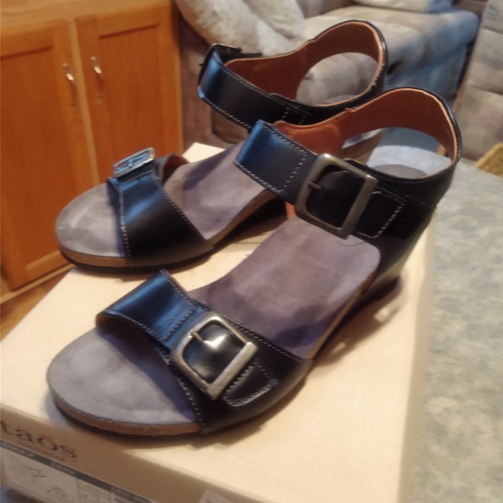 Taos Wedge Shoes